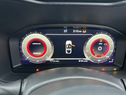 OW74DLY Nissan Juke 1.0 DiG-T Tekna 5dr Thumbnail #13