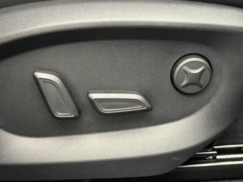 DL75VPU Mg Motor Uk Hs 1.5 T-GDI Hybrid+ Trophy 5dr Auto Thumbnail #20