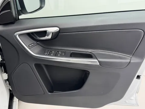 DA15VJU Volvo XC60 D4 [181] R DESIGN Lux 5dr Geartronic Thumbnail #15