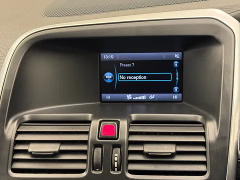 DA15VJU Volvo XC60 D4 [181] R DESIGN Lux 5dr Geartronic Thumbnail #16