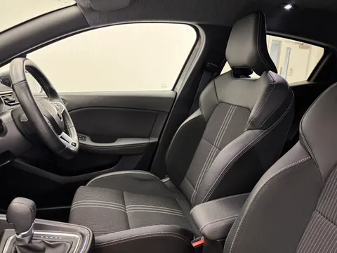 DS23YUX Renault Clio 1.6 E-TECH full hybrid 145 Engineered 5dr Auto Thumbnail #11