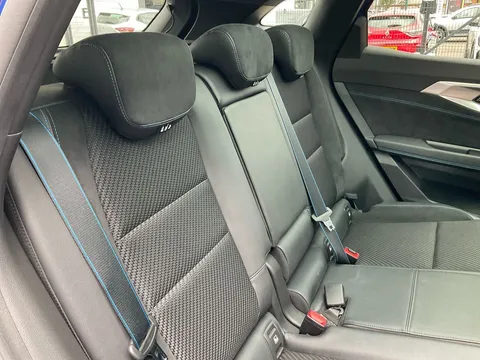 HN23XPG Renault Austral E-Tech FHEV Iconic Esprit Alpine 5dr Auto 4C Thumbnail #17