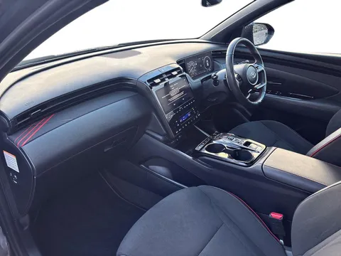 KF73WGO Hyundai Tucson 1.6 TGDi Plug-in Hybrid N Line S 5dr 4WD Auto Thumbnail #4