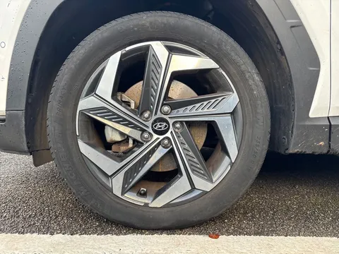 KF72VEY Hyundai Tucson 1.6 TGDi Plug-in Hybrid Ultimate 5dr 4WD Auto Thumbnail #5