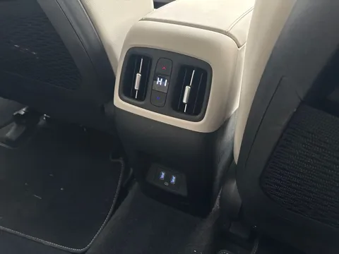 KF72VEY Hyundai Tucson 1.6 TGDi Plug-in Hybrid Ultimate 5dr 4WD Auto Thumbnail #17