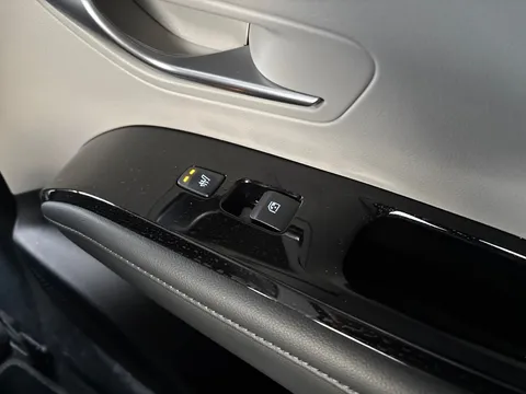 KF72VEY Hyundai Tucson 1.6 TGDi Plug-in Hybrid Ultimate 5dr 4WD Auto Thumbnail #18