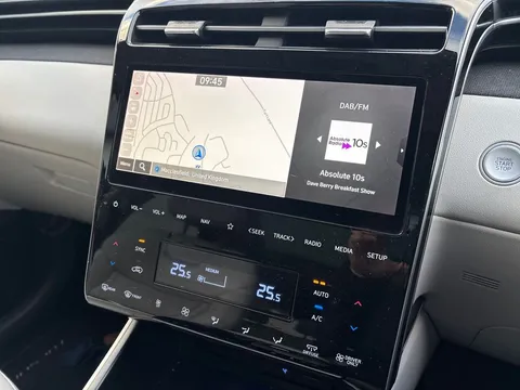 KF72VEY Hyundai Tucson 1.6 TGDi Plug-in Hybrid Ultimate 5dr 4WD Auto Thumbnail #21