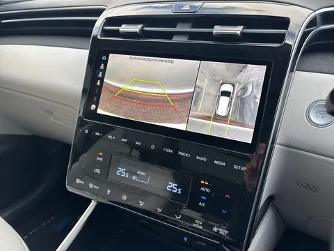 KF72VEY Hyundai Tucson 1.6 TGDi Plug-in Hybrid Ultimate 5dr 4WD Auto Thumbnail #22