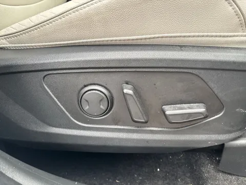 KF72VEY Hyundai Tucson 1.6 TGDi Plug-in Hybrid Ultimate 5dr 4WD Auto Thumbnail #24