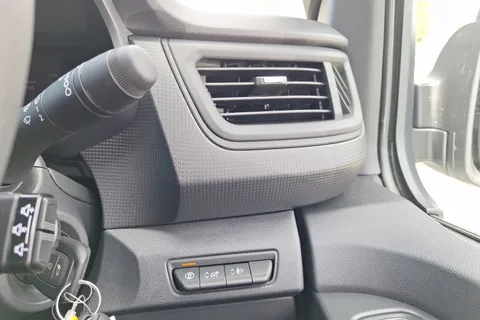 DL75WDF Renault Trafic LL30 Blue dCi 130 Advance [Safety] Van Thumbnail #8