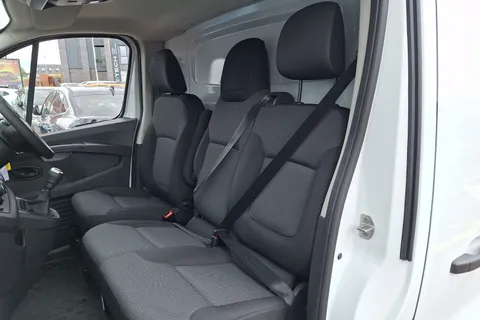 DL75WDF Renault Trafic LL30 Blue dCi 130 Advance [Safety] Van Thumbnail #12