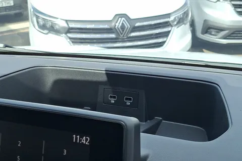 DL75WDF Renault Trafic LL30 Blue dCi 130 Advance [Safety] Van Thumbnail #30