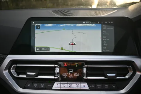 YGZ3040 BMW M4 M4 xDrive Competition M 2dr Step Auto Thumbnail #36