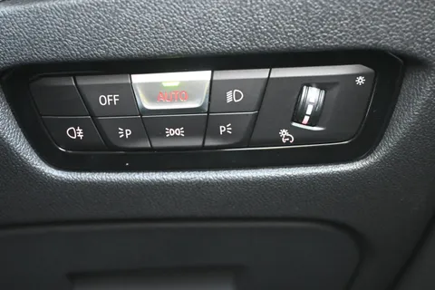 YGZ3040 BMW M4 M4 xDrive Competition M 2dr Step Auto Thumbnail #40