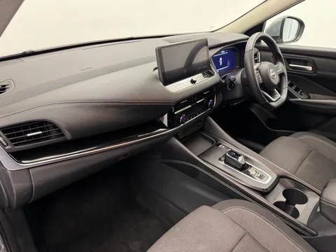 YF72ULO Nissan Qashqai 1.5 E-Power N-Connecta 5dr Auto Thumbnail #15