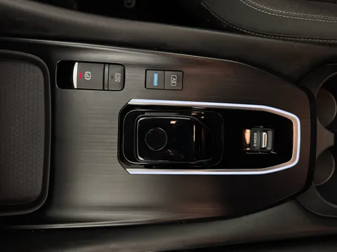 YF72ULO Nissan Qashqai 1.5 E-Power N-Connecta 5dr Auto Thumbnail #18