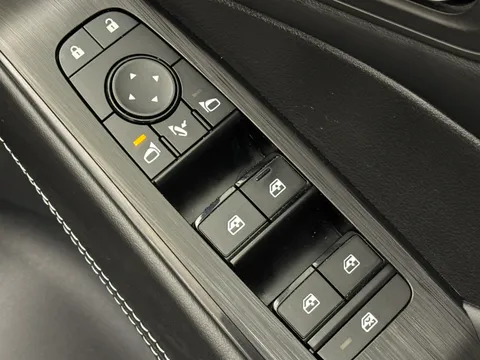 YF72ULO Nissan Qashqai 1.5 E-Power N-Connecta 5dr Auto Thumbnail #21