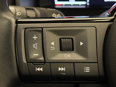 YF72ULO Nissan Qashqai 1.5 E-Power N-Connecta 5dr Auto Thumbnail #23