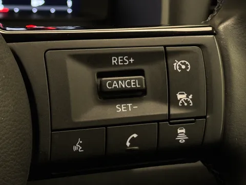 YF72ULO Nissan Qashqai 1.5 E-Power N-Connecta 5dr Auto Thumbnail #24