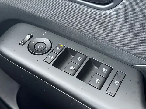 DX75XWM Hyundai Kona 1.6 Hybrid 129 N Line 5dr DCT Thumbnail #25