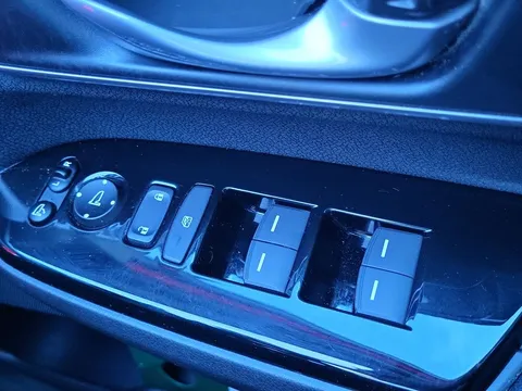 DK23YFG Honda CR-V 2.0 i-MMD Hybrid SE 2WD 5dr eCVT Thumbnail #17