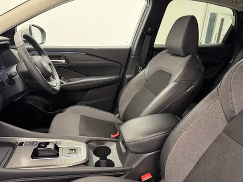 DT74UBJ Nissan Qashqai 1.5 E-Power N-Connecta 5dr Auto Thumbnail #16