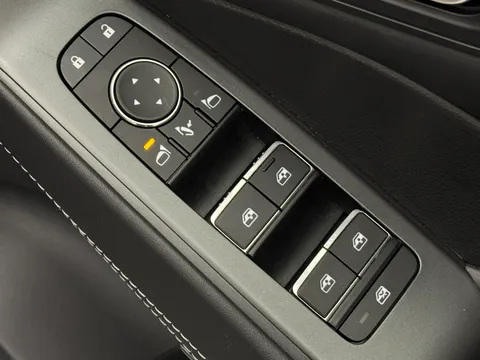 DT74UBJ Nissan Qashqai 1.5 E-Power N-Connecta 5dr Auto Thumbnail #21