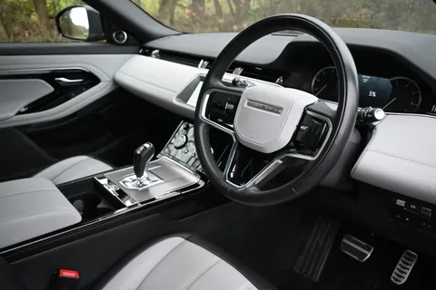 KY72EHO Land Rover Range Rover Evoque 1.5 P300e R-Dynamic SE 5dr Auto Thumbnail #18