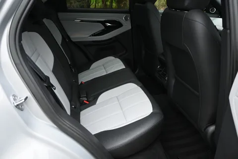 KY72EHO Land Rover Range Rover Evoque 1.5 P300e R-Dynamic SE 5dr Auto Thumbnail #24