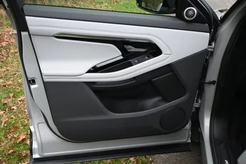 KY72EHO Land Rover Range Rover Evoque 1.5 P300e R-Dynamic SE 5dr Auto Thumbnail #35
