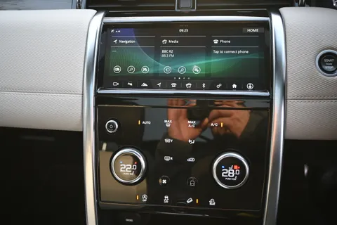 LD70UTT Land Rover Discovery Sport 2.0 D180 R-Dynamic SE 5dr Auto Thumbnail #21