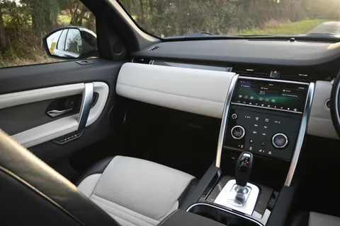 LD70UTT Land Rover Discovery Sport 2.0 D180 R-Dynamic SE 5dr Auto Thumbnail #28