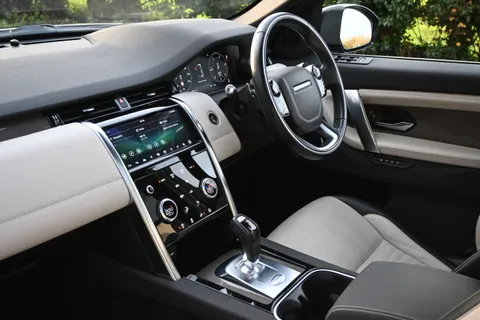 LD70UTT Land Rover Discovery Sport 2.0 D180 R-Dynamic SE 5dr Auto Thumbnail #32