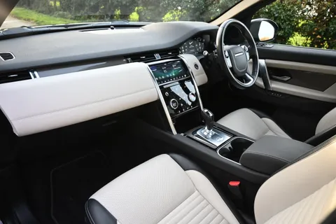 LD70UTT Land Rover Discovery Sport 2.0 D180 R-Dynamic SE 5dr Auto Thumbnail #34