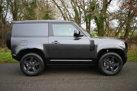 HN25ABK Land Rover Defender 3.0 D250 Hard Top X-Dynamic SE Auto Thumbnail #3