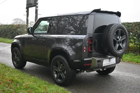 HN25ABK Land Rover Defender 3.0 D250 Hard Top X-Dynamic SE Auto Thumbnail #6