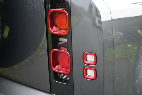 HN25ABK Land Rover Defender 3.0 D250 Hard Top X-Dynamic SE Auto Thumbnail #13