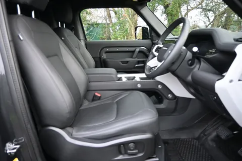 HN25ABK Land Rover Defender 3.0 D250 Hard Top X-Dynamic SE Auto Thumbnail #19