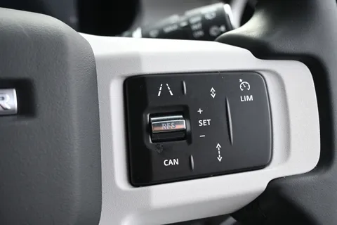 HN25ABK Land Rover Defender 3.0 D250 Hard Top X-Dynamic SE Auto Thumbnail #28