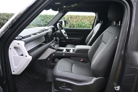 HN25ABK Land Rover Defender 3.0 D250 Hard Top X-Dynamic SE Auto Thumbnail #35