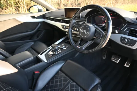 MX18ZTE Audi A5 S5 Quattro 2dr Tiptronic Thumbnail #23