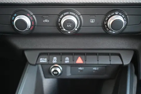 DX23XKL Audi A1 30 TFSI 110 Black Edition 5dr Thumbnail #39