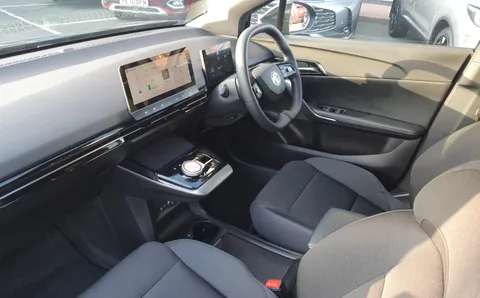 LG72OXV Mg Motor Uk Mg4 125kW SE EV 51kWh 5dr Auto Thumbnail #4