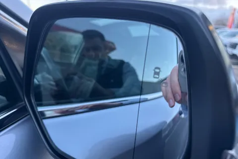 MC70UGN Honda CR-V 2.0 i-MMD Hybrid EX 5dr eCVT Thumbnail #19