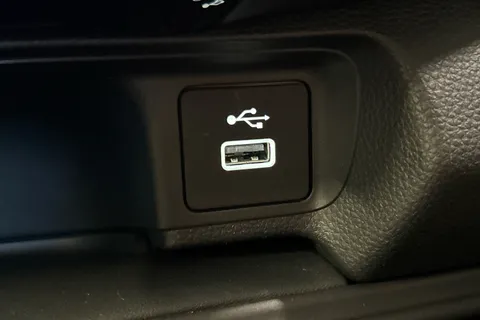 MV73UKK Honda Hr-V 1.5 eHEV Elegance 5dr CVT Thumbnail #31