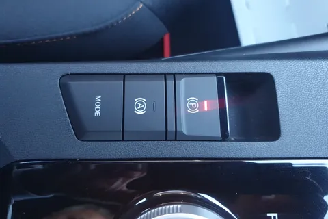 MC25ERK Mg Motor Uk Mg3 1.5 Hybrid SE 5dr Auto Thumbnail #27