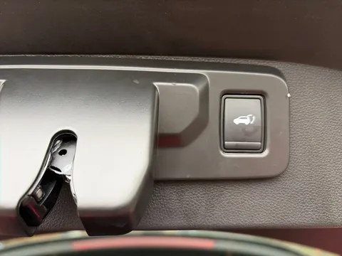 DX25OLN Renault Austral E-Tech FHEV Techno Esprit Alpine 5dr Auto Thumbnail #22