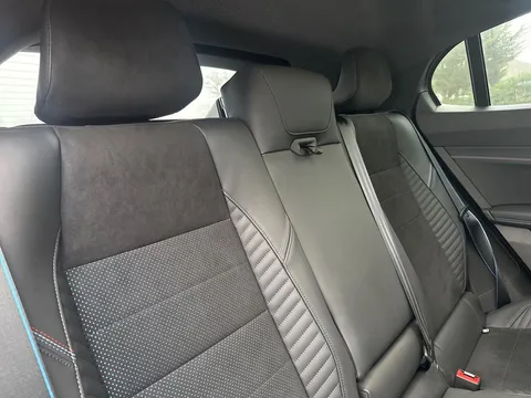 DU25VVM Renault Rafale E-Tech FHEV Iconic Esprit Alpine 5dr Auto 4C Thumbnail #10