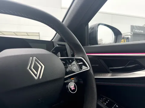 DU25VVM Renault Rafale E-Tech FHEV Iconic Esprit Alpine 5dr Auto 4C Thumbnail #24