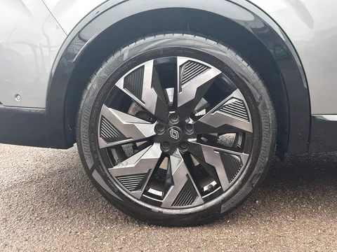 DU25VVM Renault Rafale E-Tech FHEV Iconic Esprit Alpine 5dr Auto 4C Thumbnail #30